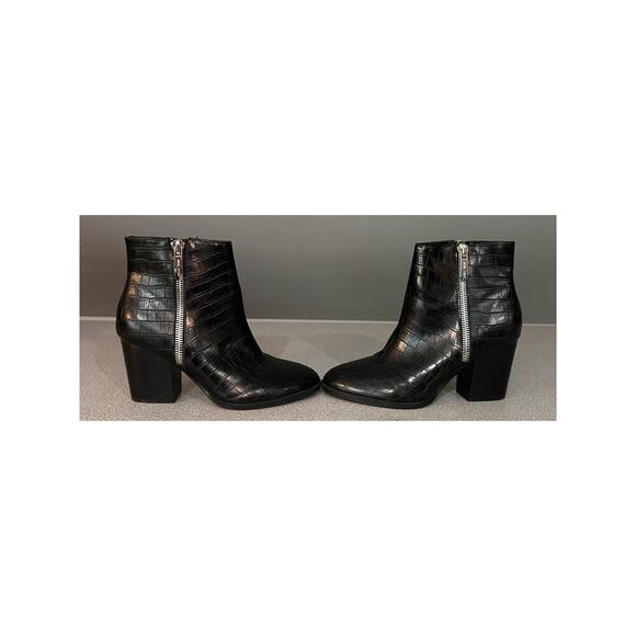 Nine West Size: 7 Vivy Ankle Booties Faux Snakeskin Black Chunky Heel Almond Toe - Picture 2 of 11